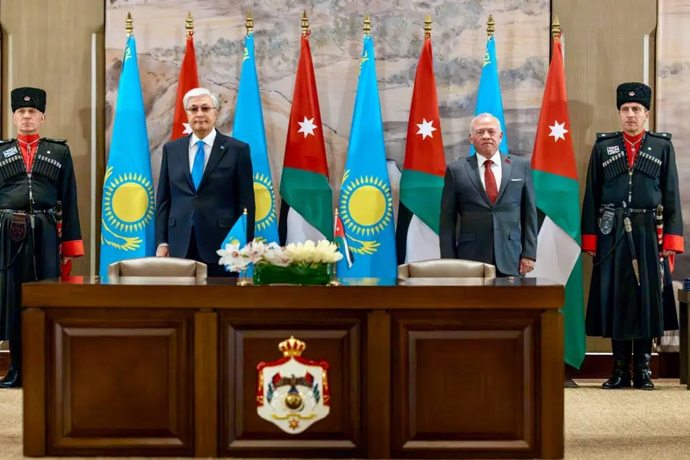 بالصور...الملك ورئيس كازاخستان يشهدان توقيع اتفاقية واربع مذكرات تفاهم لتعزيز التعاون بين البلدين