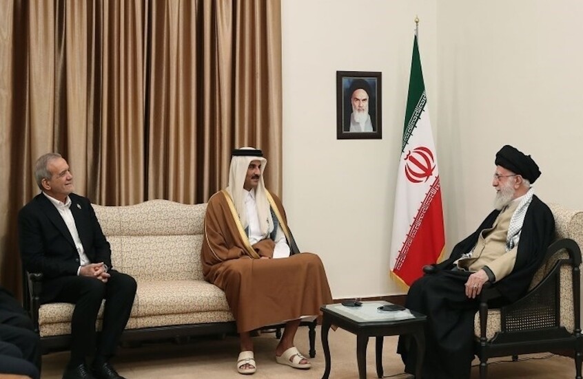 المرشد الإيراني وأمير قطر يبحثان تعزيز العلاقات الثنائية والتعاون الإقليمي