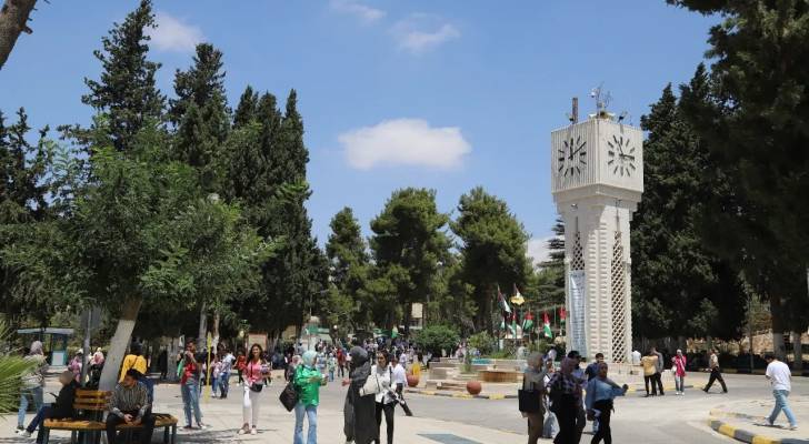 قاعات تدريسية ذكية بتقنيات تعليمية تفاعلية بالجامعة الأردنية