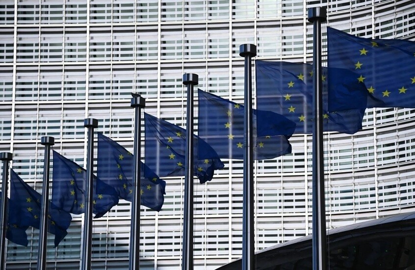 رئيس مجلس النواب الأمريكي: الاتحاد الأوروبي أدرك ضرورة إنهاء الصراع في أوكرانيا