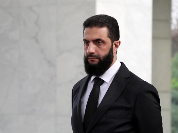 الشرع يتلقى دعوة رسمية للقمة العربية في القاهرة