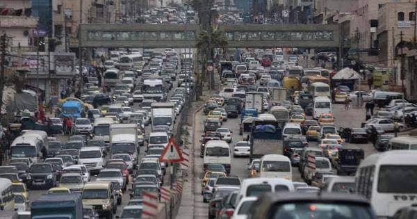 ازدحامات مرورية خانقة في شوارع العاصمة عمان لليوم الثاني