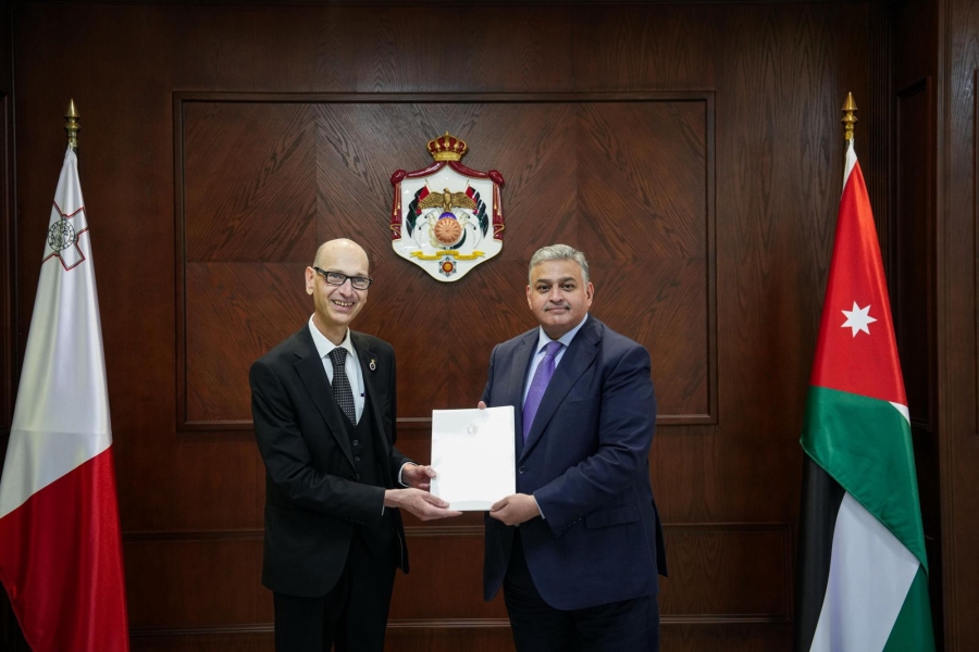 الخارجية تتسلم نسخة من اوراق اعتماد سفير مالطا