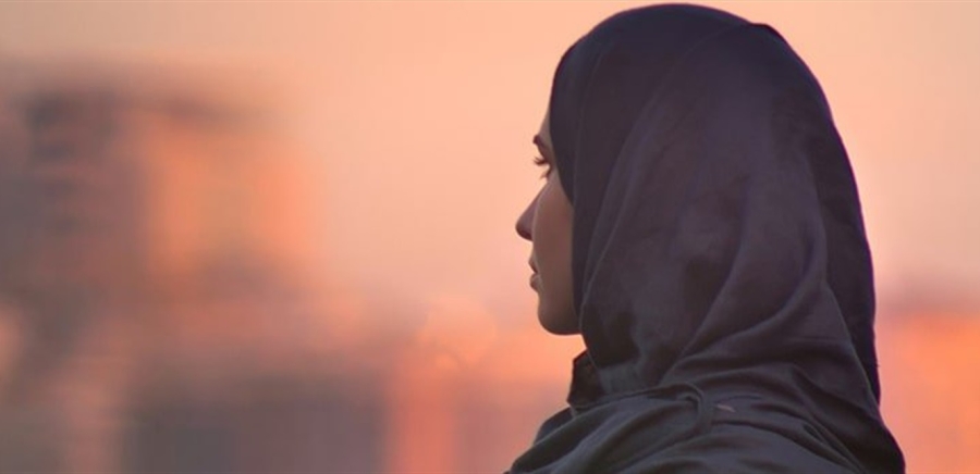 قبل حلول رمضان بأيام قليلة.. فنانة ترتدي الحجاب وتحذف صورها: باركولي