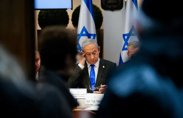 مسؤول إسرائيلي: الحكومة مهتمة بمراسم حماس بدلا من استعادة المحتجزين