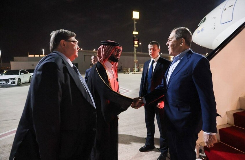 لافروف يصل إلى قطر