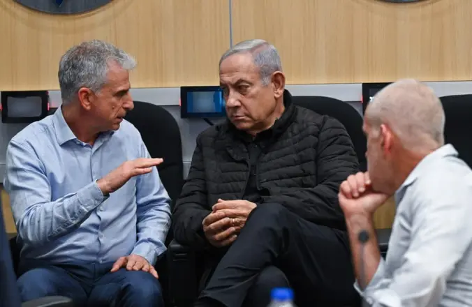 شتائم وإهانات في معركة كلامية حادة باجتماع أمني إسرائيلي في مكتب نتنياهو