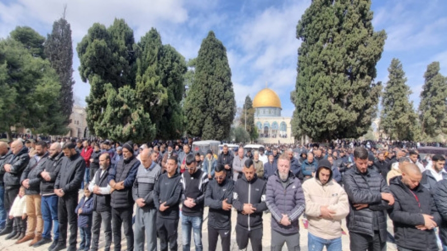 ترجيح دخول 10 آلاف فلسطيني من الضفة إلى المسجد الأقصى الجمعة