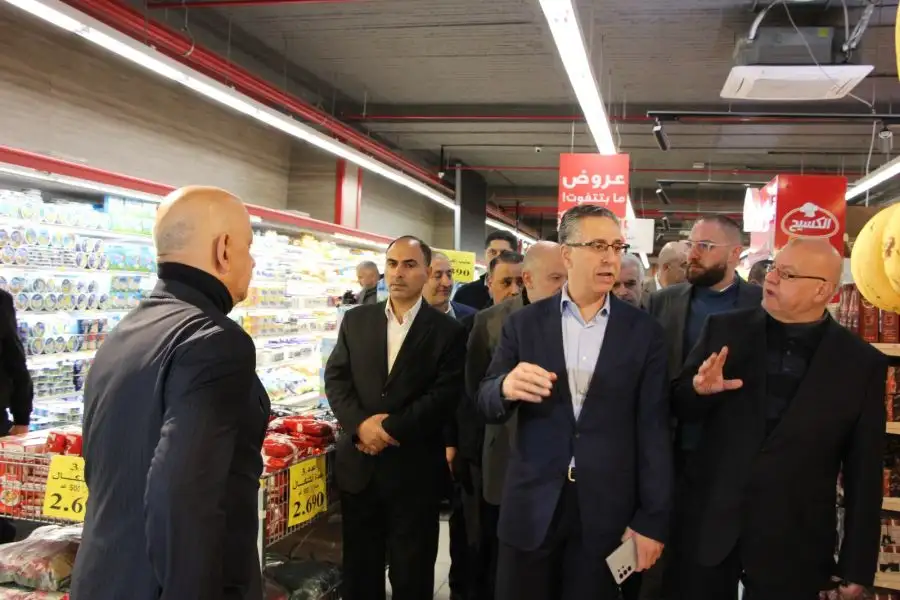 بالصور...القضاة يتفقد عدداً من الأسواق ويؤكد وفرة السلع واستقرار غالبية الأسعار