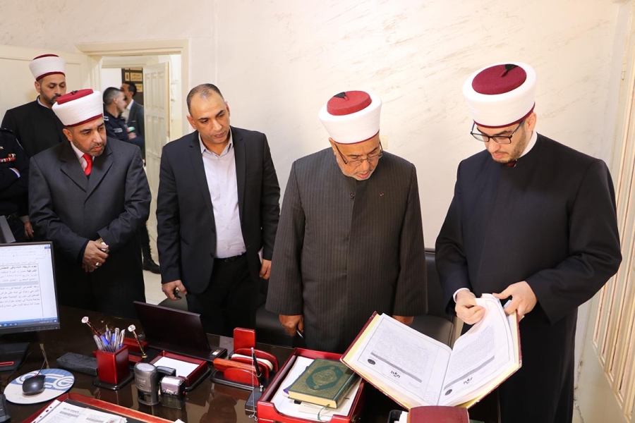 قاضي القضاة يتابع إجراءات سير العمل والخدمات الإلكترونية الرقمية في محكمة وادي السير الشرعية