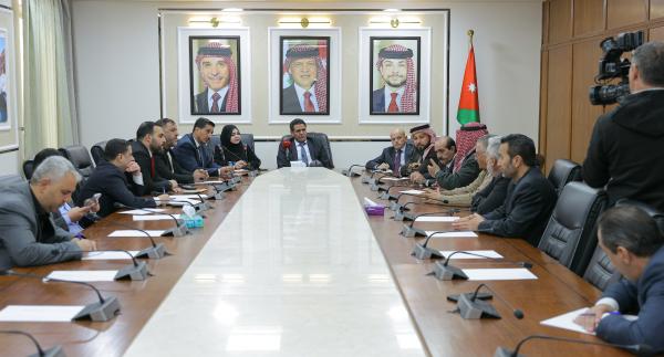 الحريات النيابية تسلم مذكرة العفو العام لرئاسة المجلس