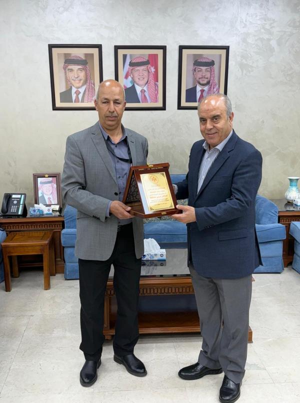 الشوابكة يضع قضايا التعليم في مأدبا على مكتب وزير التربية