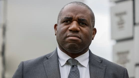 وزير الخارجية البريطاني يدين بشدة سقوط ضحايا مدنيين في غزة ويدعو إلى استئناف المفاوضات