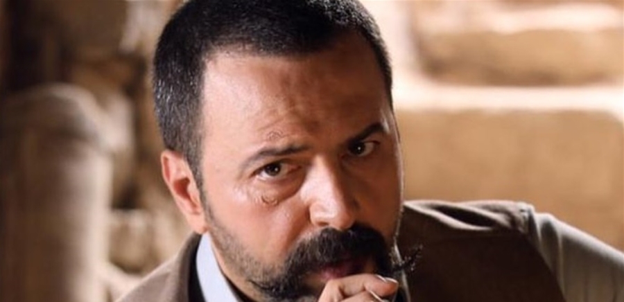 مشهد خطف قلوب الناس.. تيم حسن يغني لممثلة شهيرة أغنية راغب بقربك أنا راغب