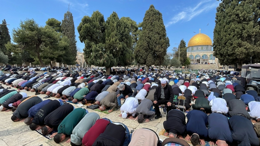 الاحتلال يزيد من عدد عناصره حول المسجد الأقصى في الجمعة الثالثة من رمضان