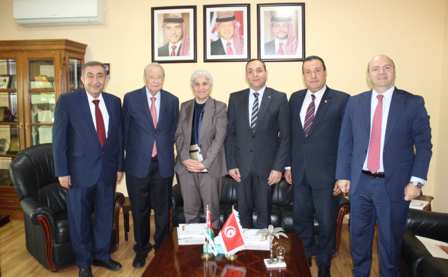 النائب الاسبق زيد الشقيرات يطالب بتشكيل فريق عمل لبحث الاختلالات بقانون العمل والعمال