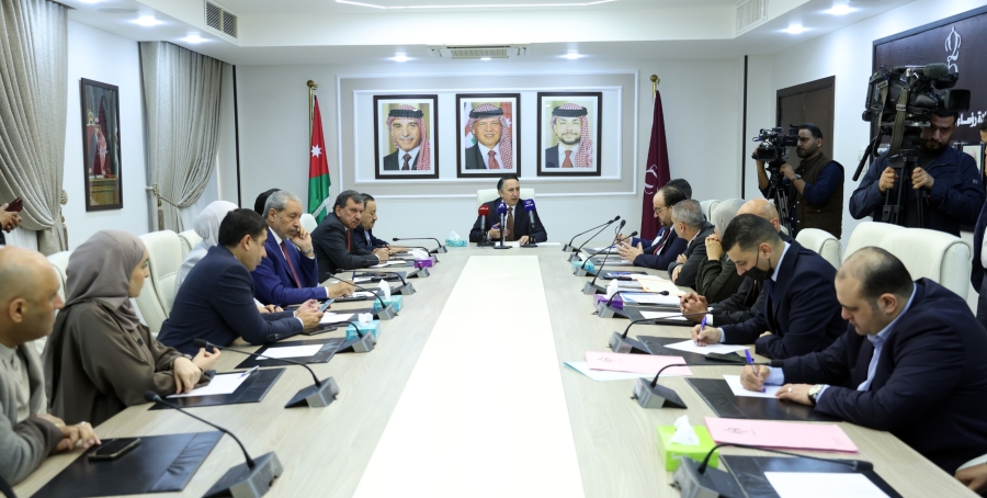 العمل النيابية تطالب بتثبيت عمال شراء الخدمات في قطاع المياه