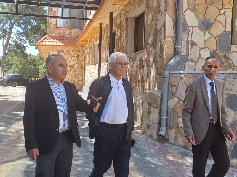 محافظ البلقاء ورئيس بلدية السلط يتفقدان متنزه زي السياحي