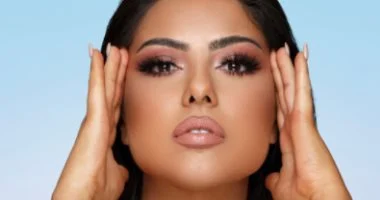 إطلالتك أجمل في العيد.. 4 اتجاهات مكياج تجعلك أكثر جمالاً وإشراقًا