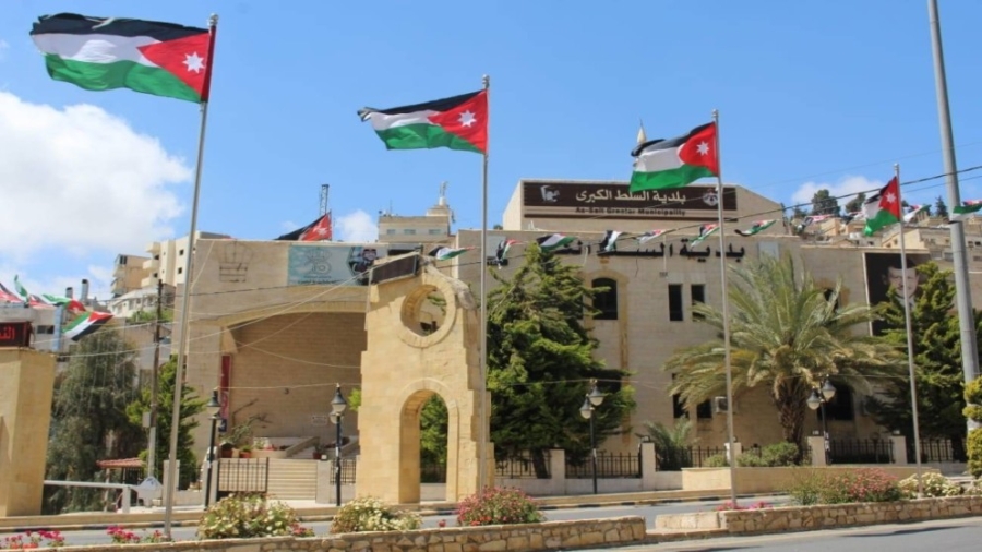 بلدية السلط الكبرى تضاعف جولاتها وآلياتها العاملة خلال عطلة العيد