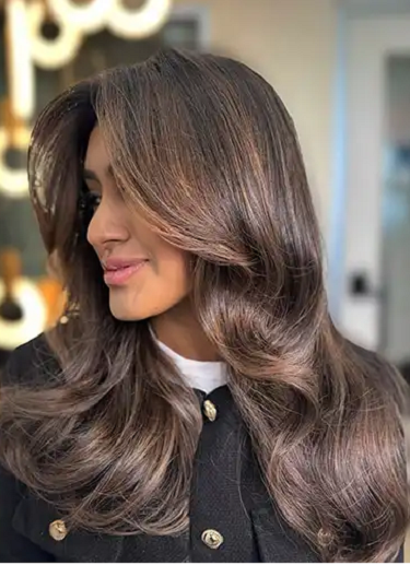 7 اتجاهات لألوان صبغات الشعر موضة ربيع 2025