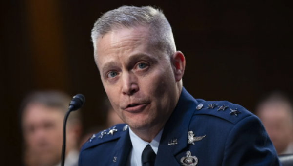 قرار مفاجئ من ترامب .. إقالة مدير وكالة الأمن القومي