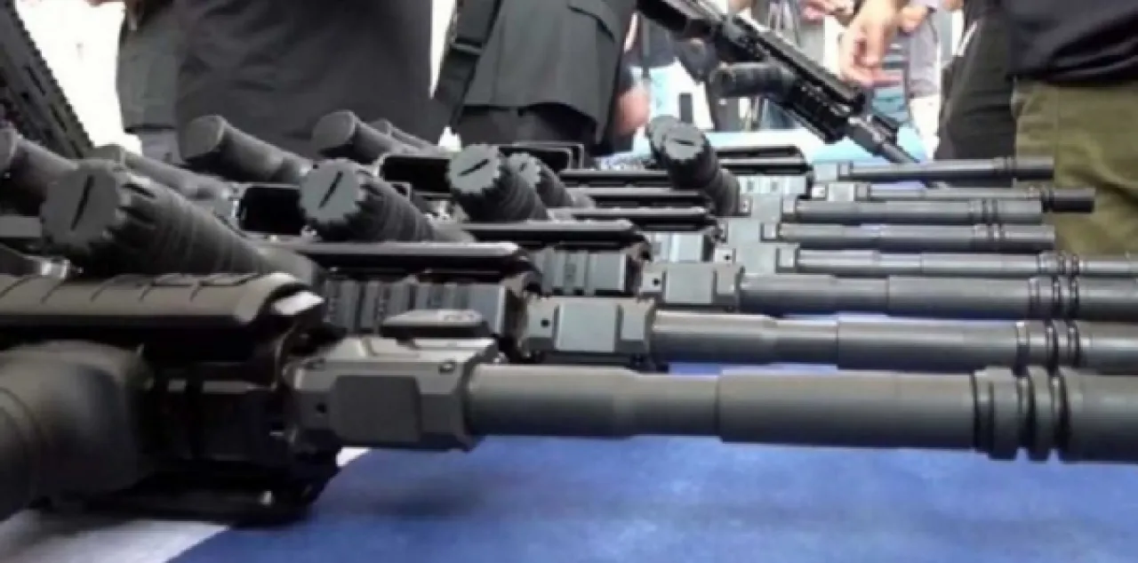 رويترز: واشنطن باعت أكثر من 20 ألف بندقية هجومية لإسرائيل
