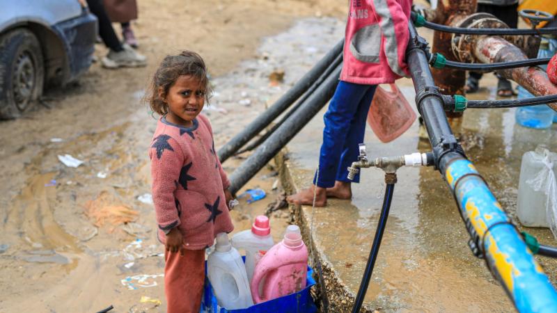 بلدية غزة تحذر من أزمة عطش خانقة بعد توقف خط ميكروت الرئيسي