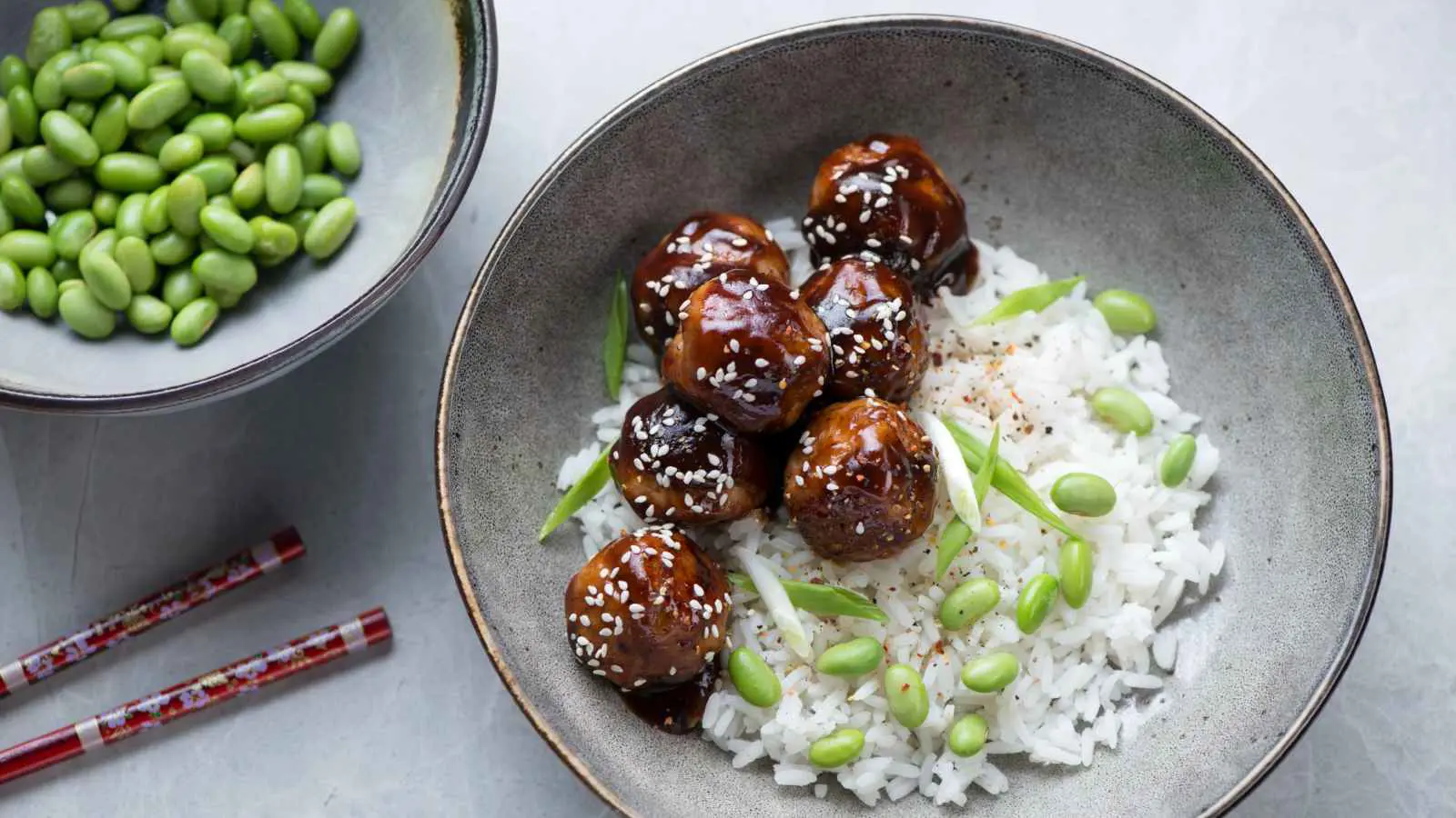 كرات اللحم بصوص الترياكي.. طبق سهل ولذيذ