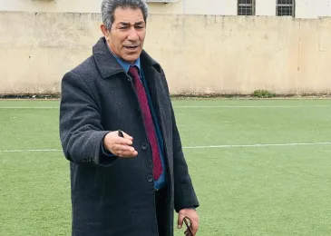 مدير شباب إربد يتفقد مشروع بناء مركز الوسطية ومجمع كفريوبا الرياضي