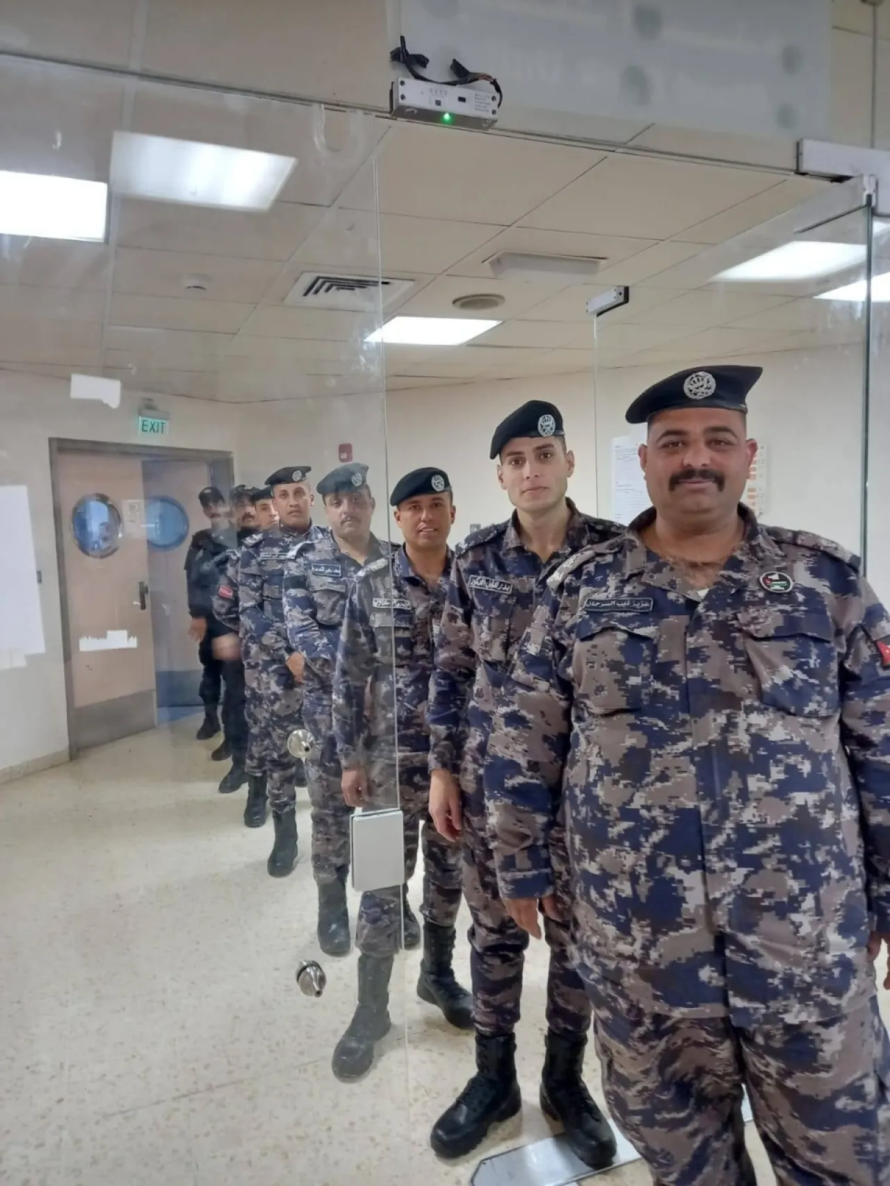 رجال الأمن يتبرعون بالدم لطفلة مصابة بالسرطان