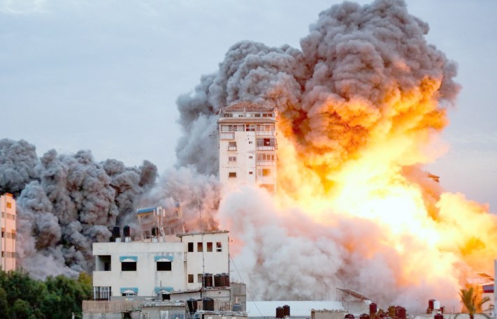 استشهاد 6 من أفراد عائلة واحدة فجر اليوم في بيت لاهيا