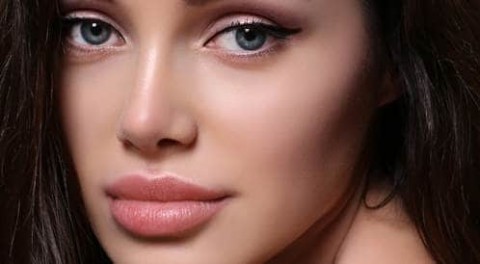 ما لا تعرفينه عن أكسدة البشرة… وكيف تؤثر على نضارة وجهك؟