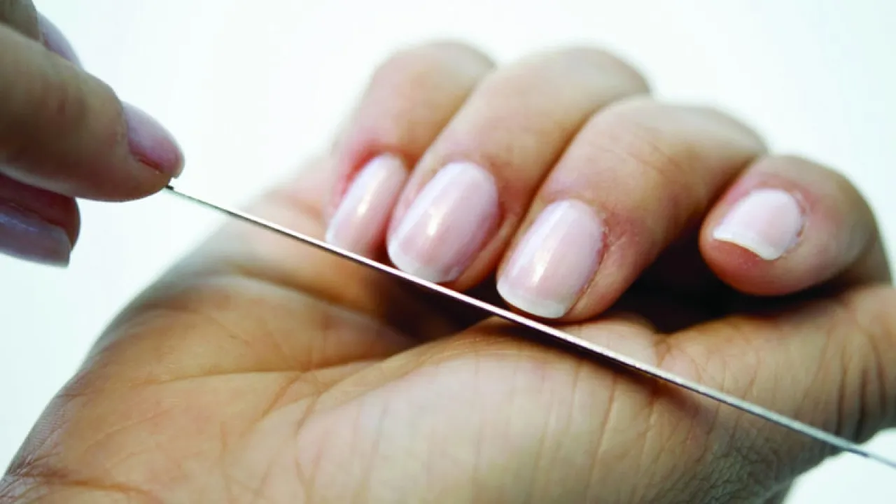 مِبرد الأظافر.. إرشادات لاستخدامه بطريقة صحيحة