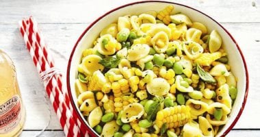 من المطبخ الإندونيسي .. طريقة عمل المكرونة بالذرة والدجاج