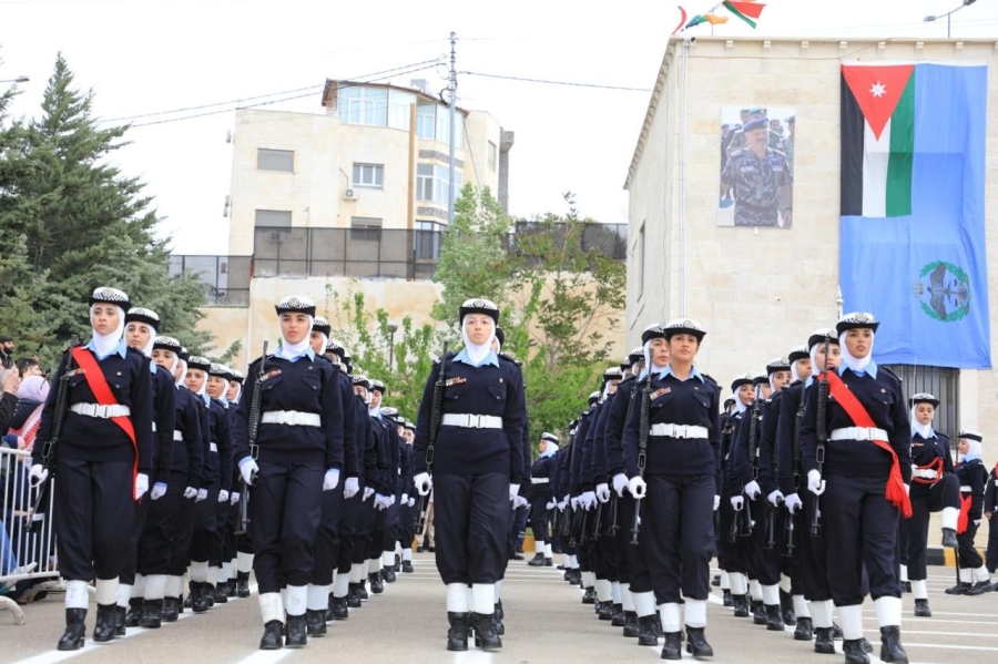 بالصور...اللواء المعايطة يرعى حفل تخريج دورة تأهيل مستجدات الشرطة النسائية