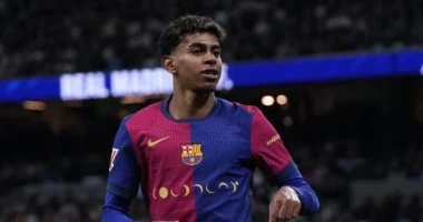 موقف لامين يامال من تجديد عقده مع برشلونة