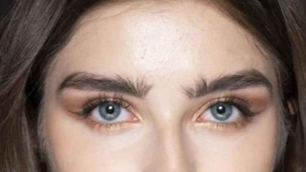 الحواجب البارزة بأسلوب ناعم .. صيحة الجمال الجديدة