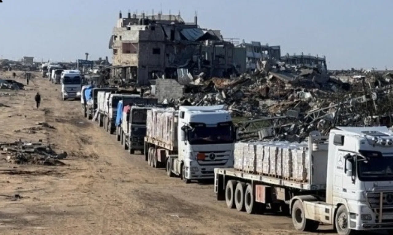 330 مليون خلال الهدنة.. هكذا ينهب تجار الحرب غزة بإشراف اسرائيلي