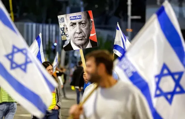 عائلات الأسرى الإسرائيليين تدعو للتظاهر ضد حكومة نتنياهو