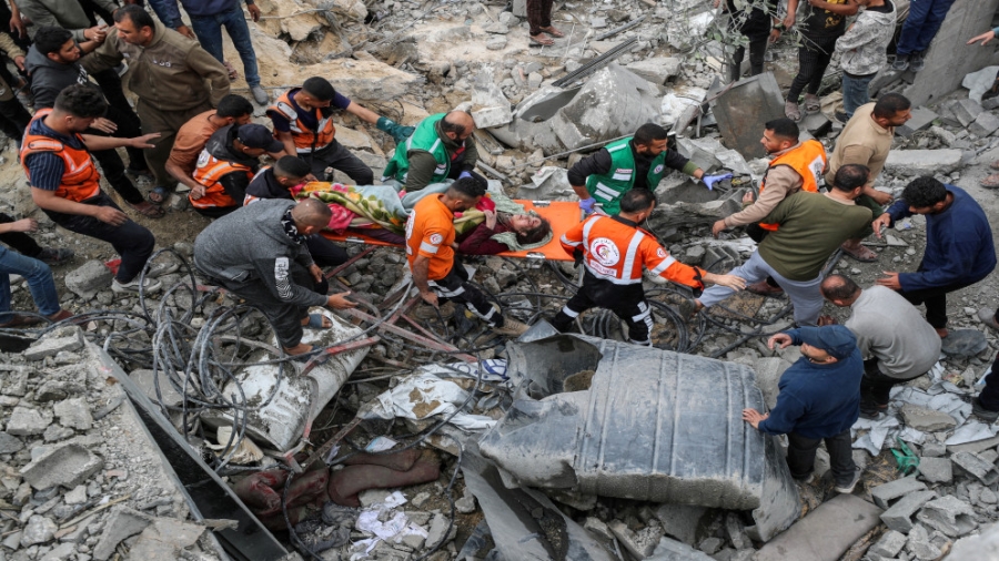 14 شهيدا ومصابون بقصف الاحتلال مناطق في جباليا وخان يونس