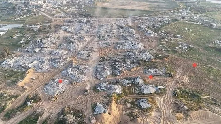 الاحتلال ينسف قرية فلسطينية ويسوّيها بالأرض