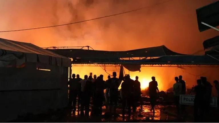 18 شهيدا بقصف الاحتلال خياما للنازحين منذ منتصف الليلة