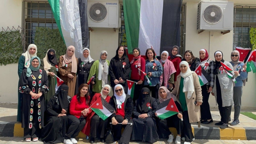 مدرسة دابوق الثانوية تحتفل براية الوطن.. عز وفخر في يوم العلم الأردني