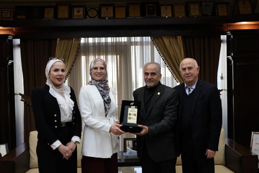 صيدلة عمان الأهلية تستضيف الباحثة الأردنية أمان إسحقات