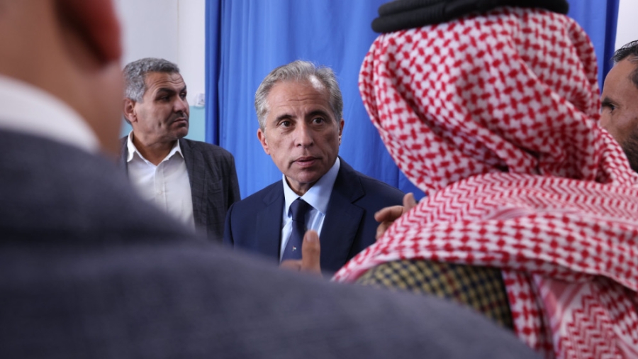 رئيس الوزراء يوعز بمعالجة مشكلة تنقل مرضى الكلى بين معان والحسينية