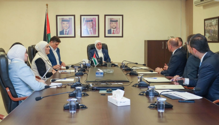 وزيرة النقل تبحث والسفير الإيطالي سبل التعاون المشترك