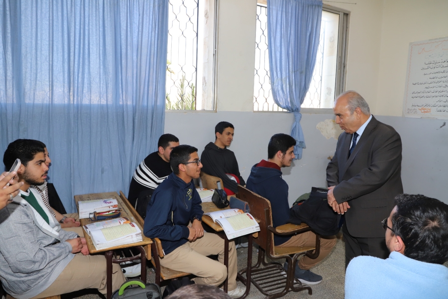 وزير التربية يتفقد مدارس في عمان