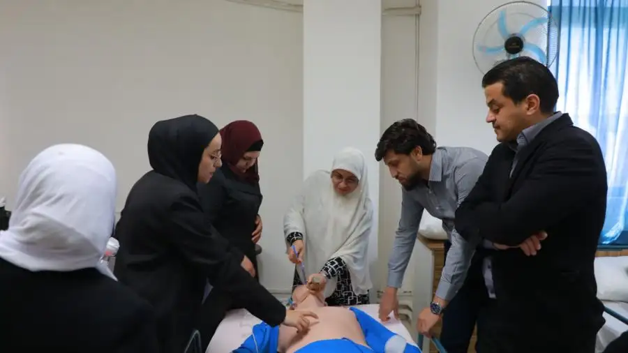 كلية التمريض تنظم ورشة حول أجهزة المحاكاة