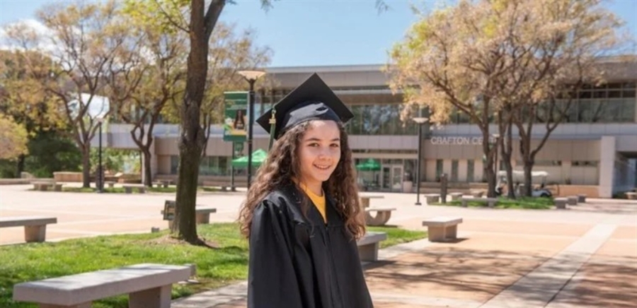 طفلة نابغة تحصد شهادتين جامعيتين بعمر 10 سنوات!